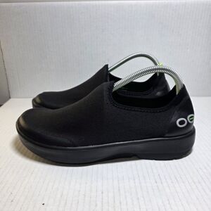 Women's OOFOS OOmg EeZee Low Black Slip On Recovery Shoes Sz 10